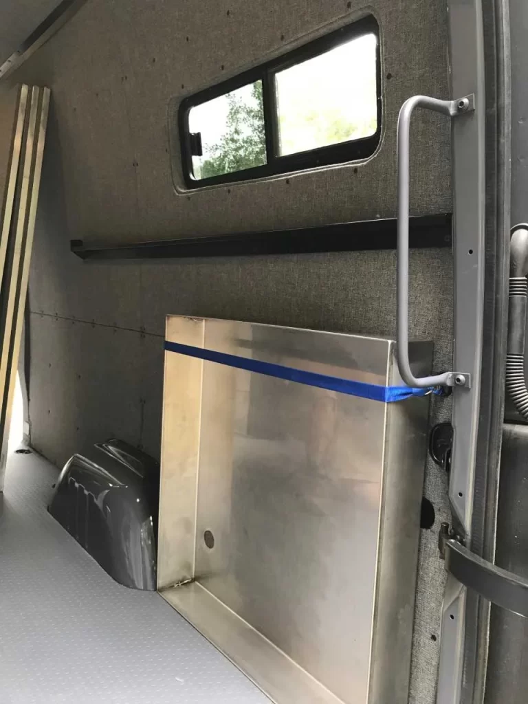 ducha-desmontable-interior-camper-antes-1