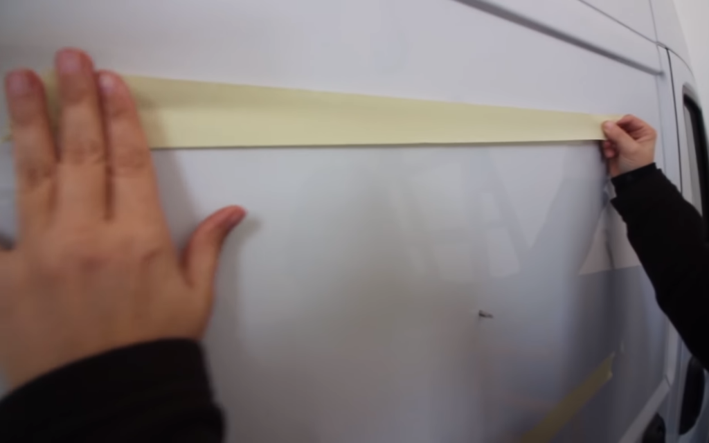 instalar-ventana-camper-paso-2-medir-marcar